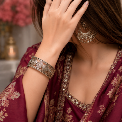 Dhokra Art Brass Metal Bangle for Women D27 (Free Size)