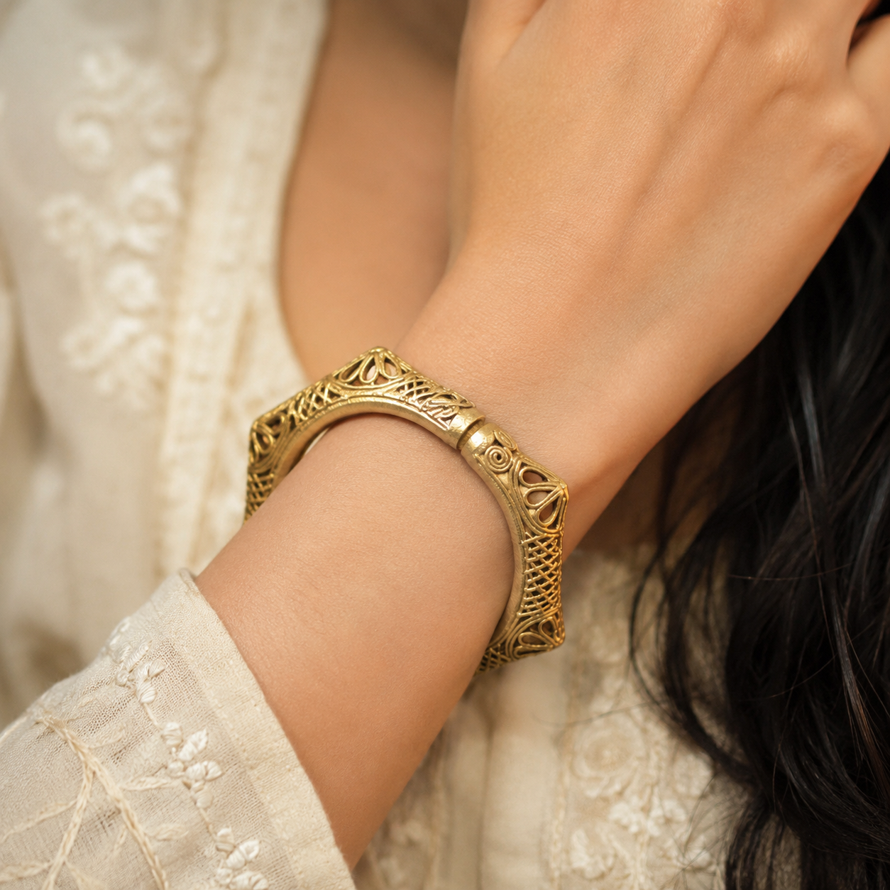 Dhokra Art Brass Metal Bangle for Women D30 (Free Size)
