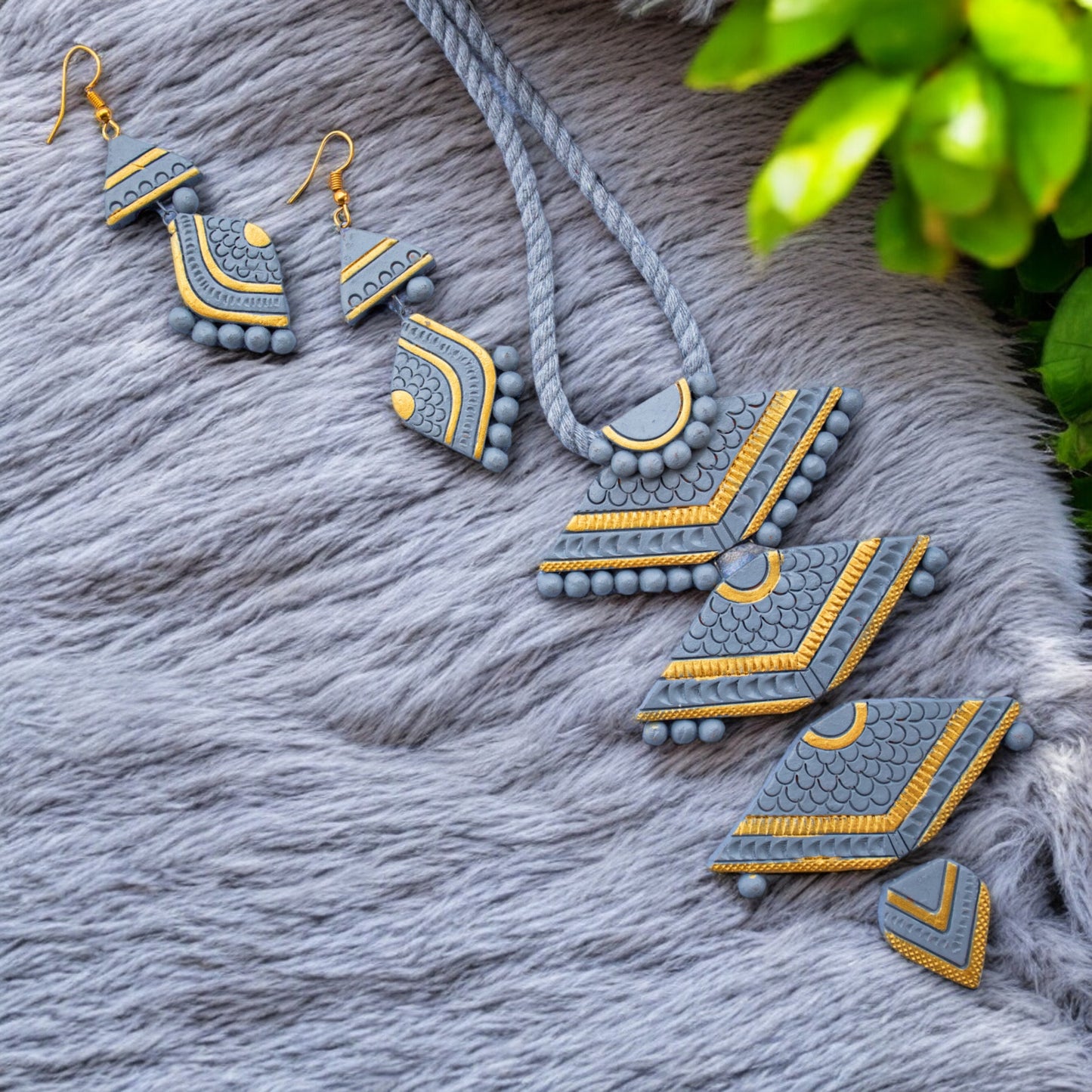 Handmade Terracotta Jewelry Set for Woman TRN125