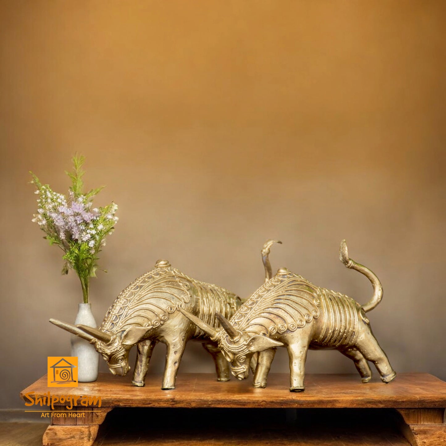 Dhokra Art Brass Metal Craft Fighting Bull Decorative Showpiece || D169 (H x W x L)= 3.5 inch x 2 inch x 6.5 inch (1 Piece)